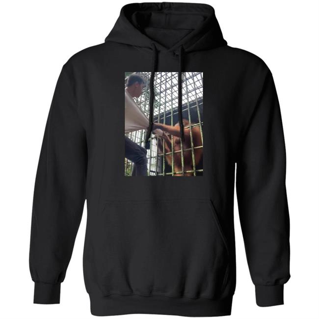 Orangutan Grabs Man Shirt Orangutan Attacking Man Through Cage At Zoo Shirt Orangutan Attacking Man Through Cage At Zoo Shirt Orangutan Grabs Man Shirt